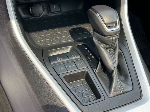 Certified 2022 Toyota RAV4 XLE Premium FWD image 26