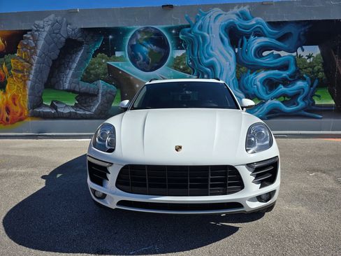 Used 2018 Porsche Macan AWD/4WD image 3