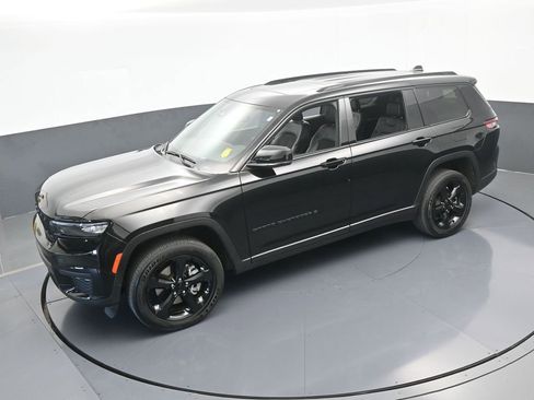 Used 2024 Jeep Grand Cherokee L Altitude image 50