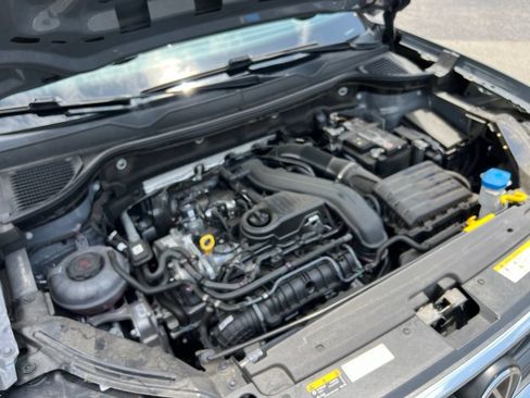 Certified 2023 Volkswagen Taos SE FWD image 13