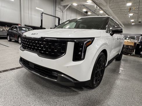 New 2026 Kia Carnival SX image 8