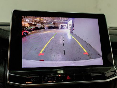 Used 2022 Jeep Compass Trailhawk w/ Trailhawk Convenience Group image 17