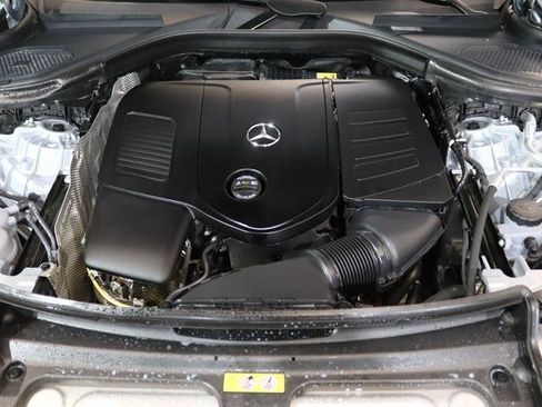 Used 2025 Mercedes-Benz GLC 350e GLC 350e w/ Driver Assistance Package image 33