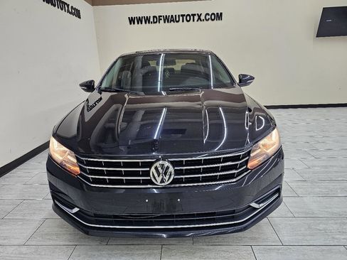 Used 2019 Volkswagen Passat Wolfsburg Edition image 3
