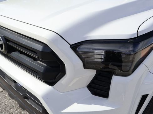 Used 2025 Toyota Tacoma SR image 3