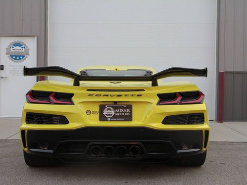 Used 2024 Chevrolet Corvette Z06 w/ Z07 Performance Package RWD image 10