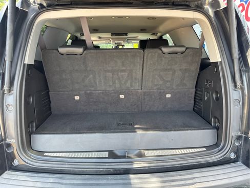 Used 2017 GMC Yukon SLT w/ Premium Edition AWD/4WD image 37