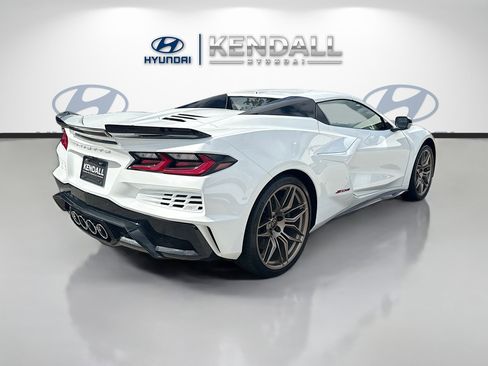 Used 2024 Chevrolet Corvette Z06 RWD image 6