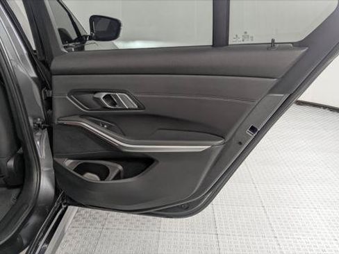 Used 2021 BMW 330i Sedan w/ M Sport Package RWD image 21