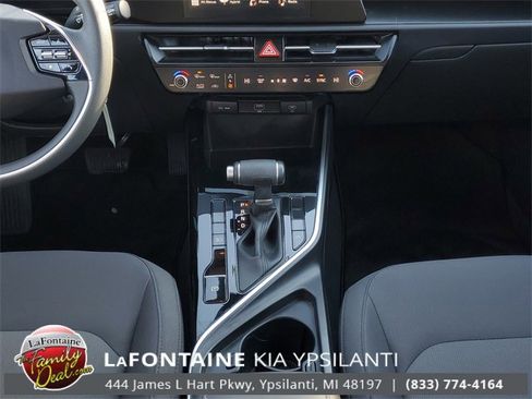 Certified 2025 Kia Niro LX image 28