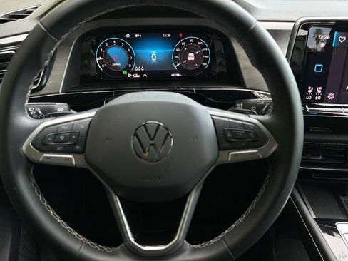 Certified 2024 Volkswagen Atlas Cross Sport SE w/ Panoramic Sunroof Package FWD image 11