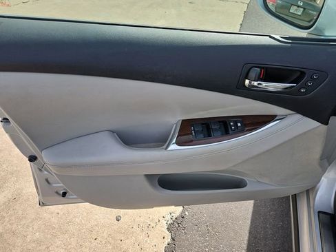 Used 2011 Lexus ES 350 image 16