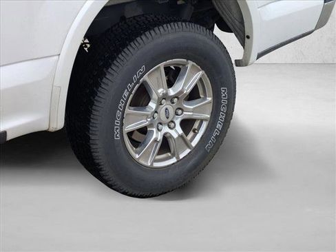Used 2015 Ford F150 Lariat image 21