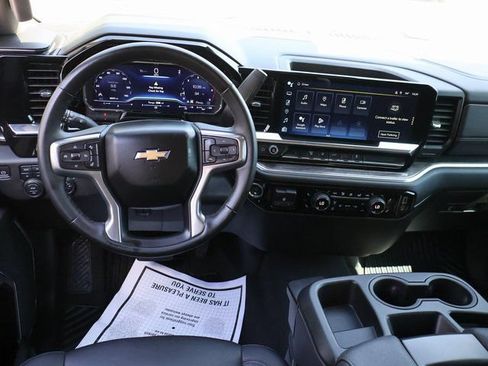 Used 2024 Chevrolet Silverado 2500 LTZ AWD/4WD image 22