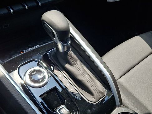 New 2025 Chevrolet Colorado LT w/ LT Convenience Package image 36