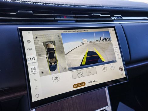 New 2025 Land Rover Range Rover SE image 36