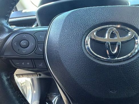 Used 2023 Toyota Corolla Cross XLE w/ Convenience Package FWD image 19