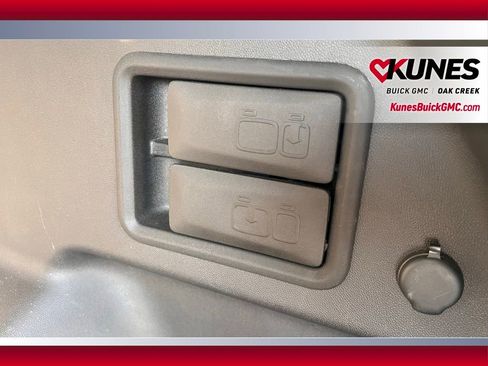 Used 2024 GMC Terrain SLE image 7