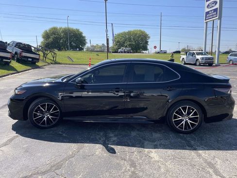 Used 2022 Toyota Camry SE image 6