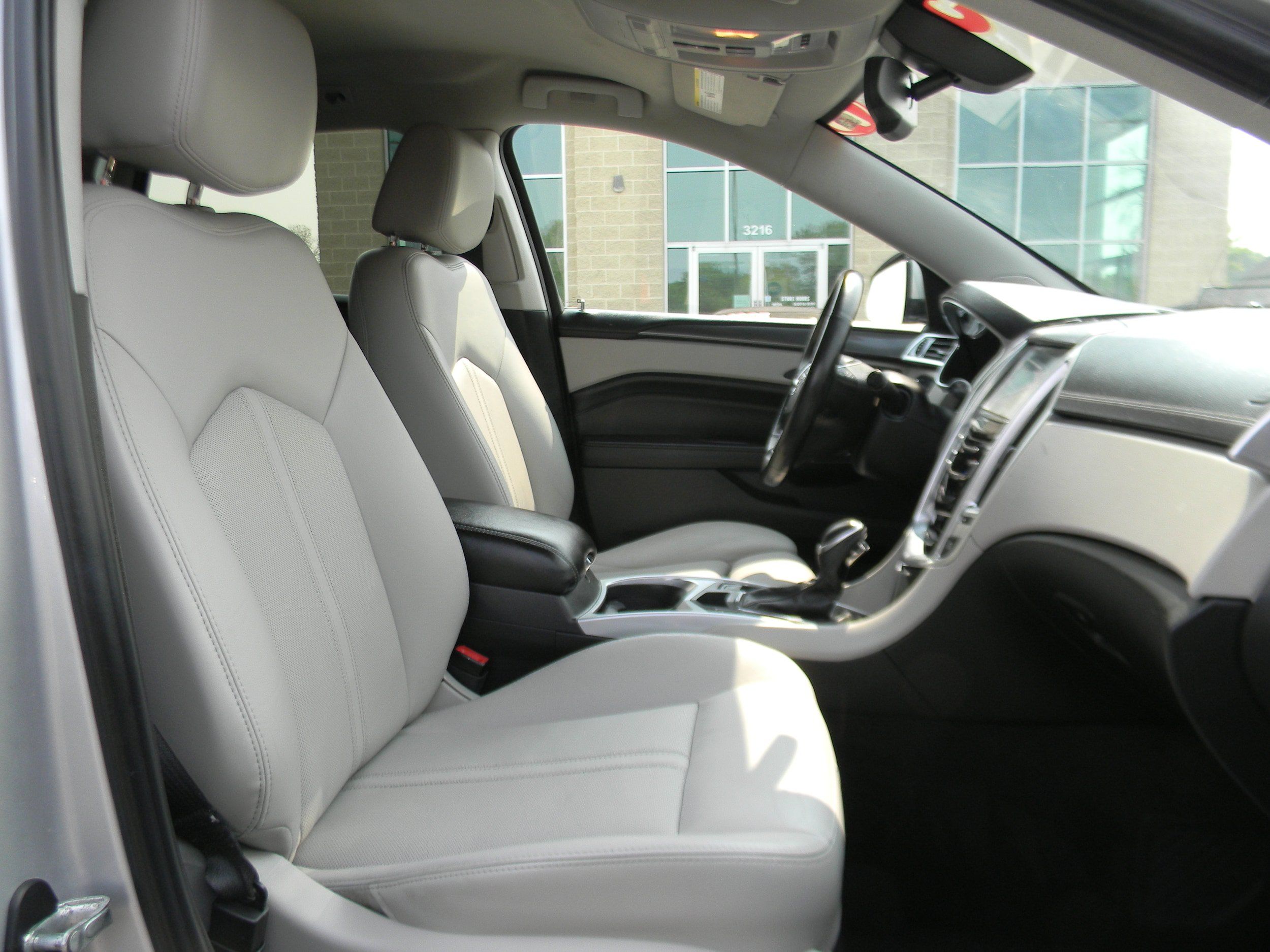 Used 2013 Cadillac SRX FWD image 7