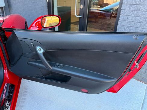 Used 2006 Chevrolet Corvette Convertible w/ Preferred Equipment Group image 37