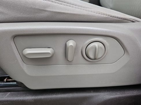 Used 2019 Chevrolet Silverado 1500 RST image 28