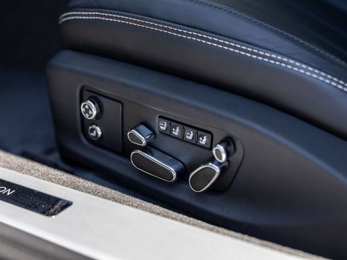 Certified 2025 Bentley Continental GTC AWD/4WD image 25