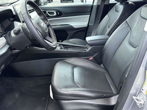 Certified 2022 Jeep Compass Limited image 18