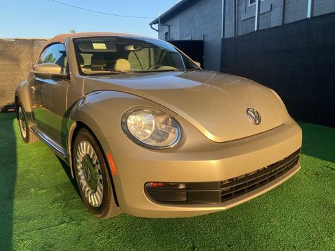 Used 2013 Volkswagen Beetle 2.5 FWD image 1