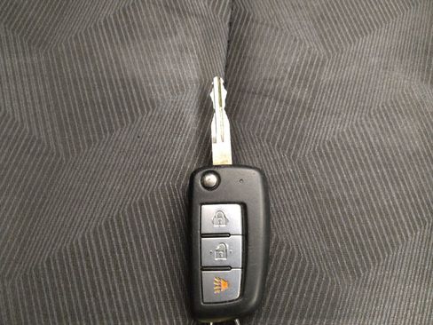 Used 2015 Nissan Rogue S AWD/4WD image 32