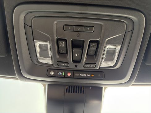 Used 2026 Chevrolet Silverado 1500 High Country w/ Technology Package AWD/4WD image 36