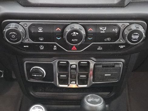 Used 2022 Jeep Wrangler Unlimited Sport image 8