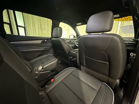 Used 2025 Buick Enclave Sport Touring image 19