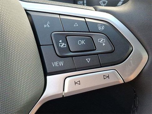 New 2025 Volkswagen Taos SE image 19