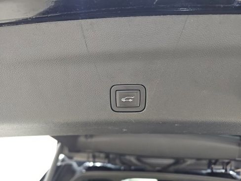 Used 2023 Chevrolet Tahoe High Country image 18