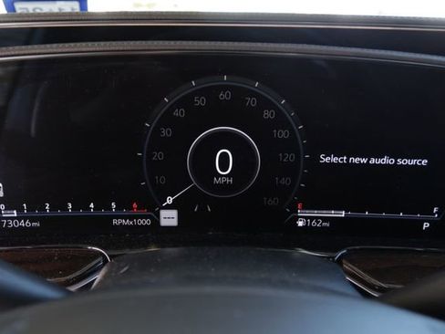 Used 2022 Cadillac Escalade ESV Sport Platinum w/ LPO, ONYX Package image 16