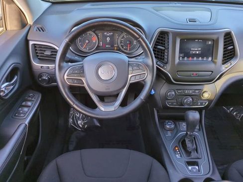 Used 2020 Jeep Cherokee Latitude w/ Cold Weather Group image 15