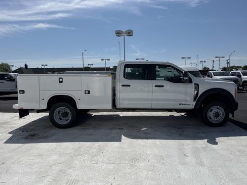New 2025 Ford F550 4x4 Crew Cab Super Duty image 2