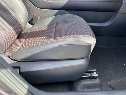 Used 2025 Nissan Kicks SR FWD image 11