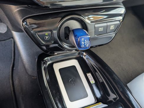 Used 2016 Toyota Prius Three Touring w/ Preferred Accessory Package image 19