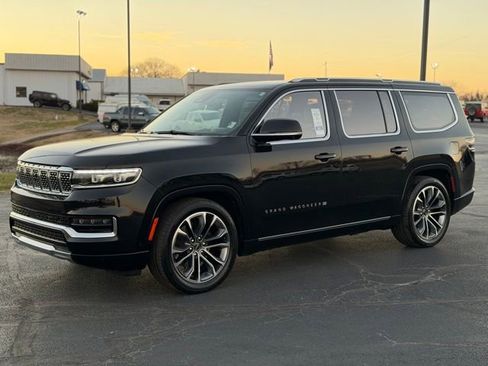 Used 2022 Jeep Grand Wagoneer Series III w/ Rear Seat Video Group 1 image 3