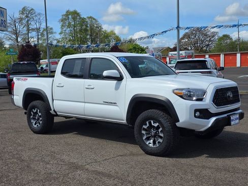 Used 2018 Toyota Tacoma TRD Off-Road image 32