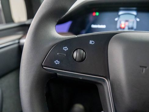 Used 2024 Tesla Model X Base image 25