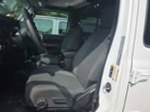 Used 2024 Jeep Wrangler Unlimited AWD/4WD image 32