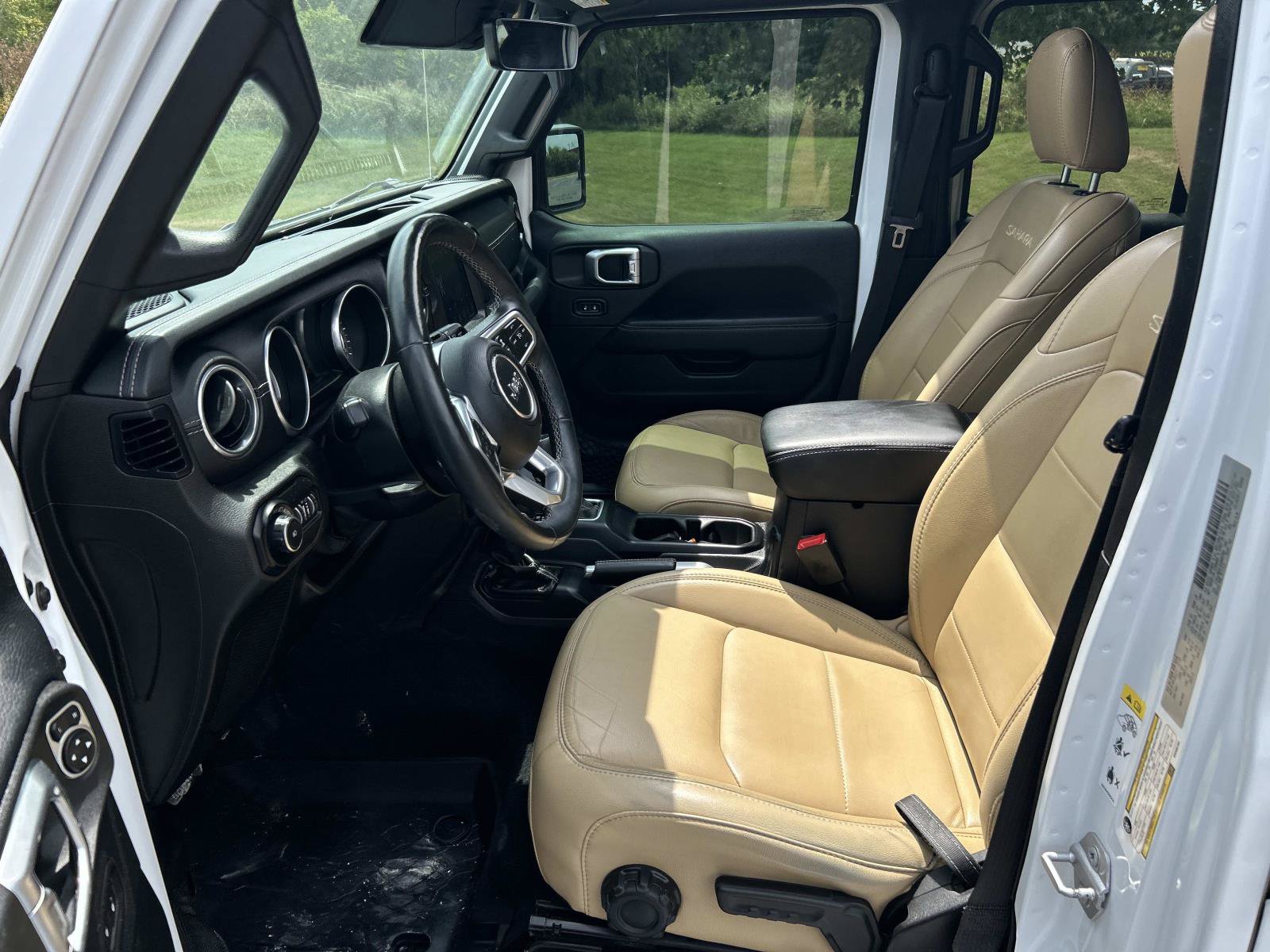 Used 2019 Jeep Wrangler Unlimited Sahara AWD/4WD image 28
