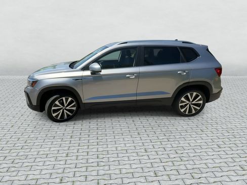 Used 2024 Volkswagen Taos SE FWD image 5