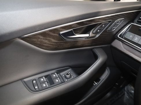 Used 2021 Audi Q7 3.0T Premium Plus w/ Premium Plus Package image 29