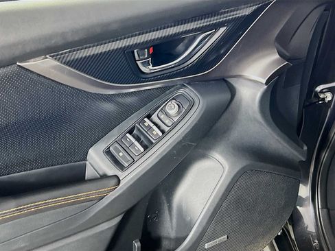 Used 2019 Subaru Crosstrek 2.0i Limited w/ Moonroof Package w/Navigation AWD/4WD image 17