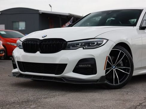 Used 2020 BMW 330i Sedan w/ M Sport Package RWD image 28