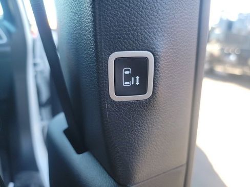 New 2025 Chrysler Pacifica Select image 34